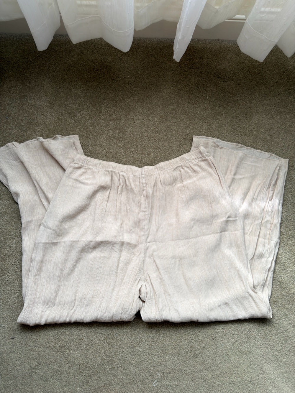 A&F Crinkle Wide Leg Pull On Pant - Picture 4 of 7